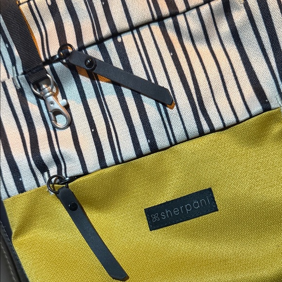 Sherpani Black and Yellow Striped Tote handbag crossbody new purse bag durable - Picture 2 of 10
